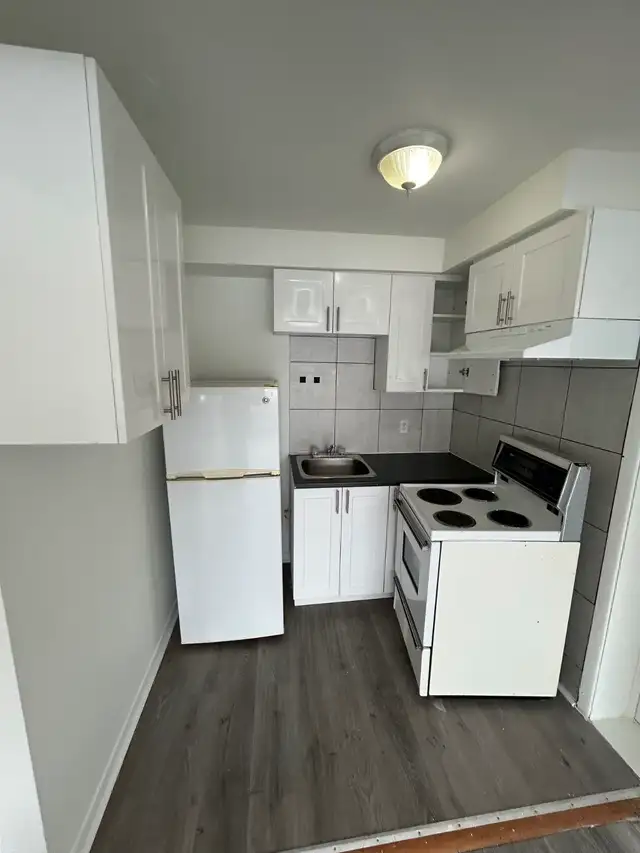 3 1/2 Apt LIBRE Visite entre 11:00 et 3:00 TOUT LES JOURS - Photo 4