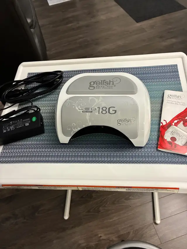 Gelish Led Nail Lamp - Photo 2