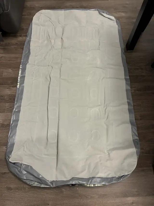 Coleman Air Bed - Photo 3