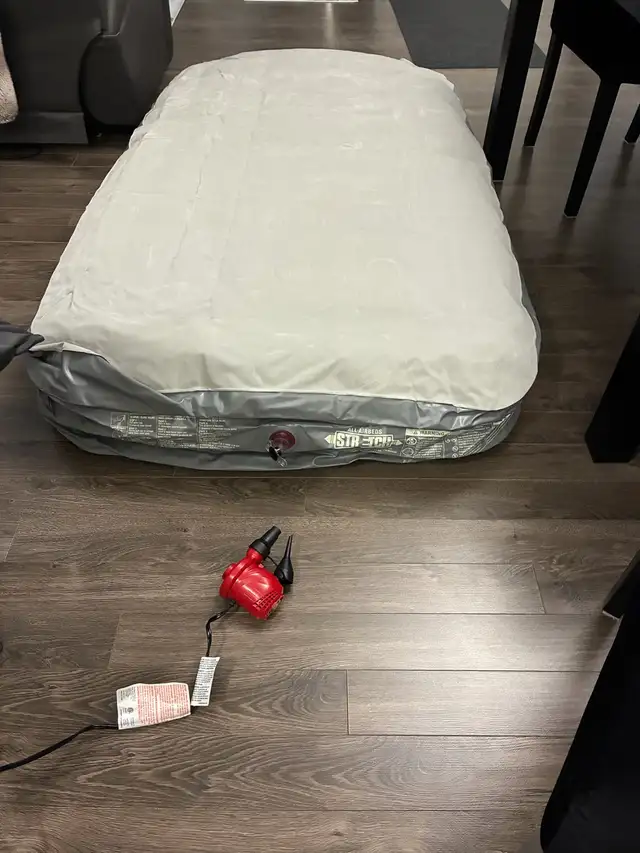 Coleman Air Bed - Photo 4
