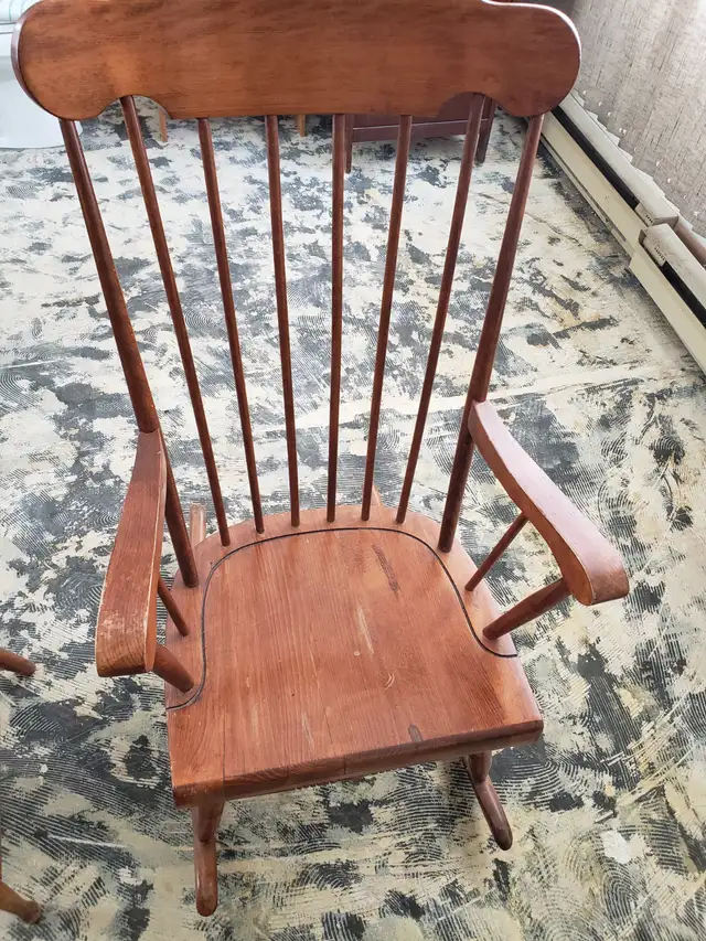 2 chaises antique 40$ CH