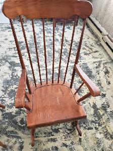 2 chaises antique 40$ CH