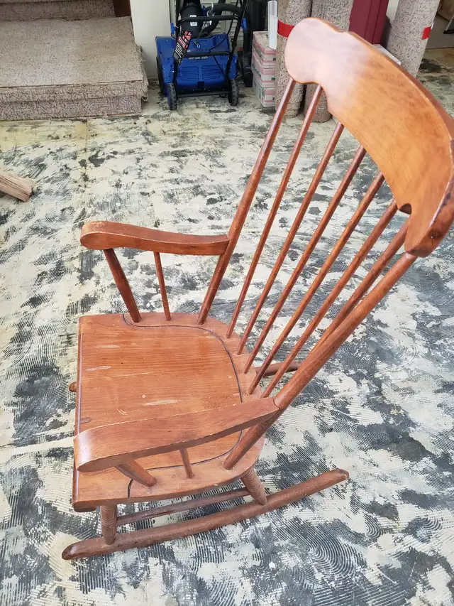 2 chaises antique 40$ CH - Photo 2