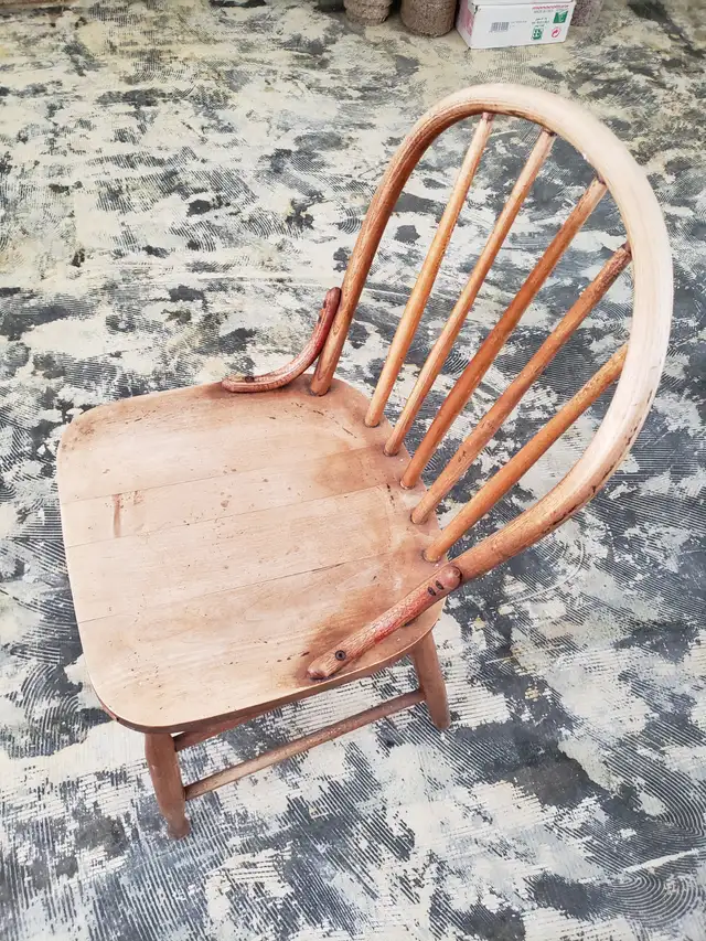 2 chaises antique 40$ CH - Photo 3