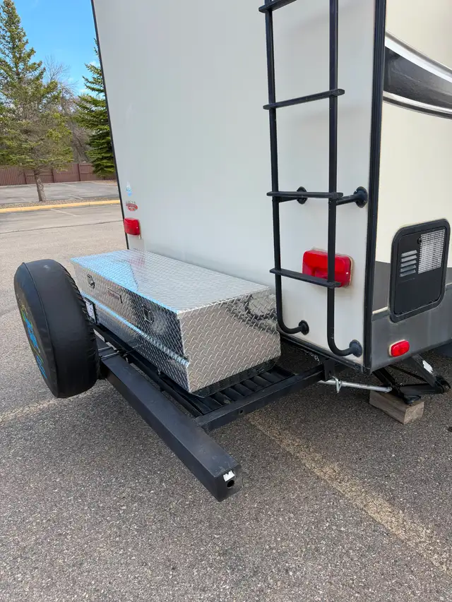 2017 COUGAR 21RBSWE - Photo 3