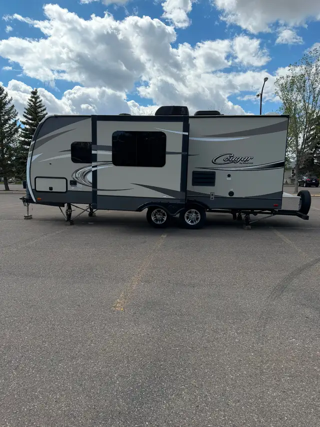 2017 COUGAR 21RBSWE - Photo 4