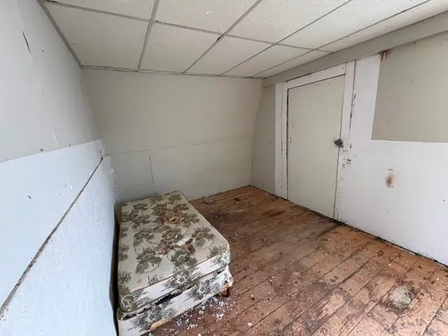 Storage Building/Garage For Sale $3500 - Photo 5