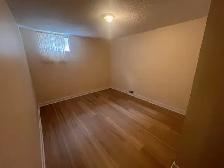 1 AUG - Gatineau Basement Room for Female Student - Photo 2