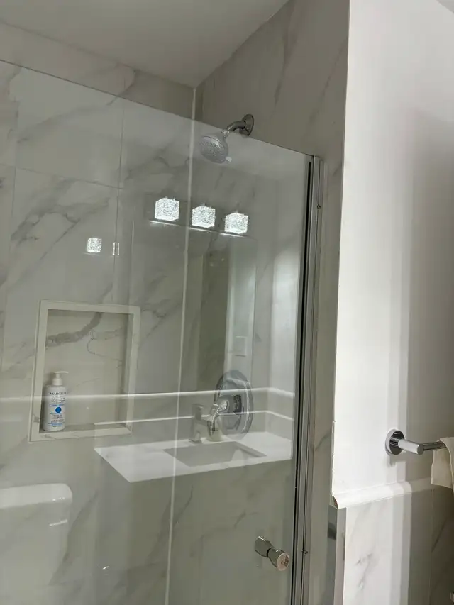 FURNISHED UPSCALE HOUSE 3 BEDROOMS FOR GROUP OF 3 STUDENTS - Photo 4