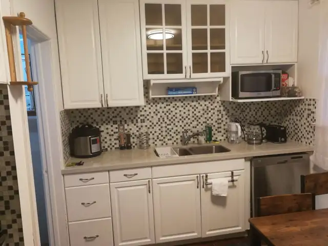 FURNISHED UPSCALE HOUSE 3 BEDROOMS FOR GROUP OF 3 STUDENTS - Photo 5