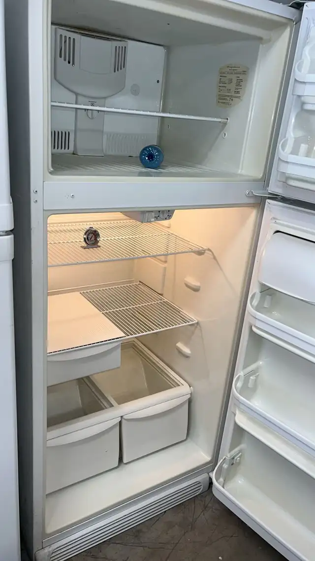 Frigidaire 30" White Refrigerator-30-Day Warranty - Photo 4