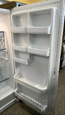 Frigidaire Like New Upright Freezer 21 ft.³ - 32"W-30-Day W - Photo 4