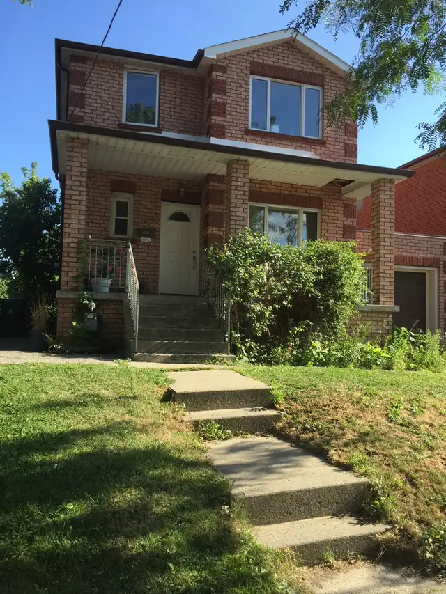 Eglinton West summer rental for female (until August 31st)