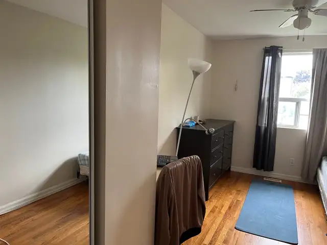 Eglinton West summer rental for female (until August 31st) - Photo 10
