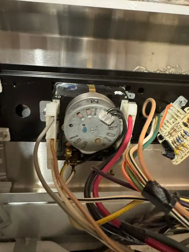 North York Condo Appliance Specialist - Daniel - (647) 794-1800 - Photo 3