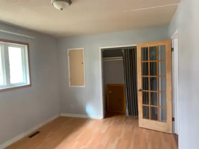 4 bedroom bi-level house with a sunroom for rent - Photo 5