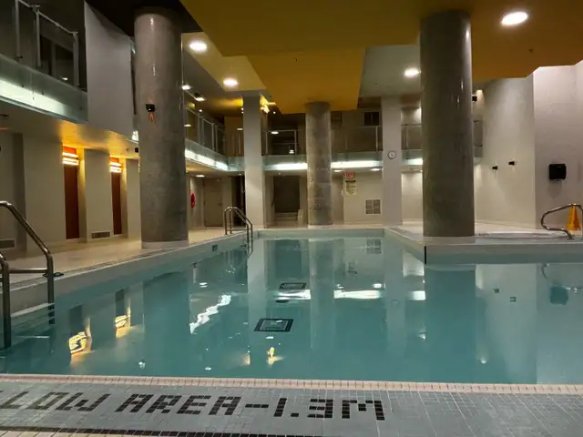 Bay Dundas condo short term - Photo 2