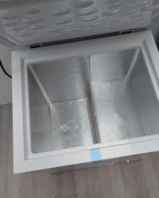 Chest Freezer - Frigidaire 2.1 Cu ft EFRF200- White | Mega sale. - Photo 2