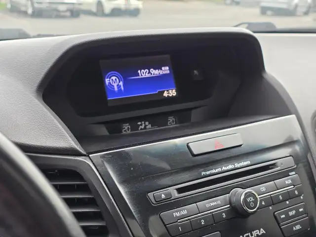 2013 Acura ILX Premium Package GREAT FUEL MILAGE - Photo 21
