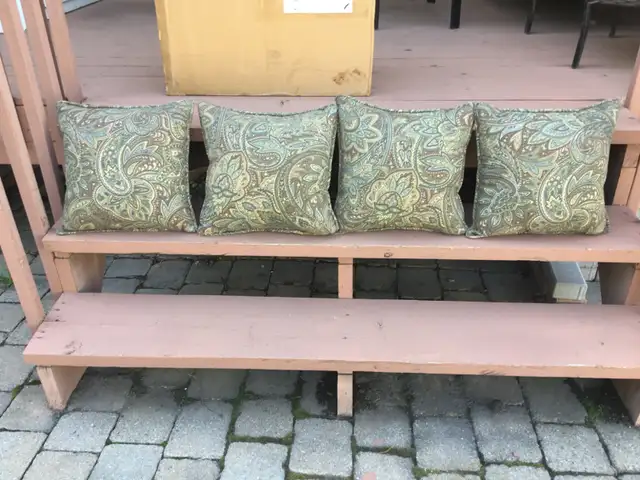 Patio Furniture Pillows $45 For All 4 - Photo 2