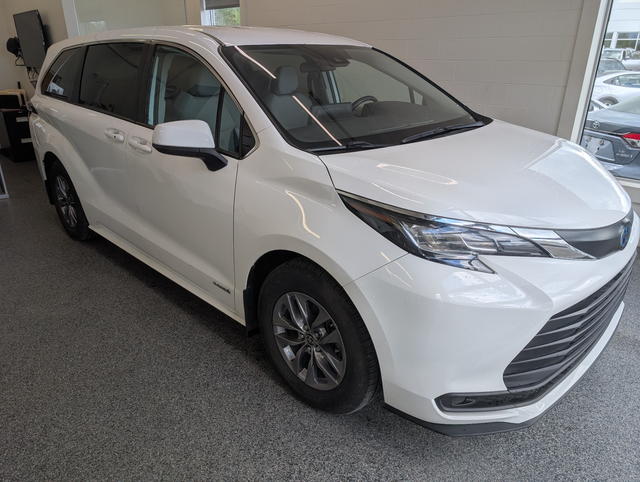 2021 Toyota Sienna LE AWD 8 PASSAGER