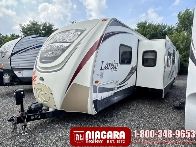 2012 KEYSTONE LAREDO 303TG Travel Trailer - Photo 2