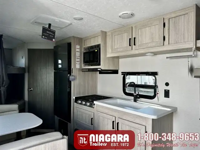 2026 COACHMEN CATALINA SUMMIT SERIES 8 261BH Travel Trailer - Photo 11
