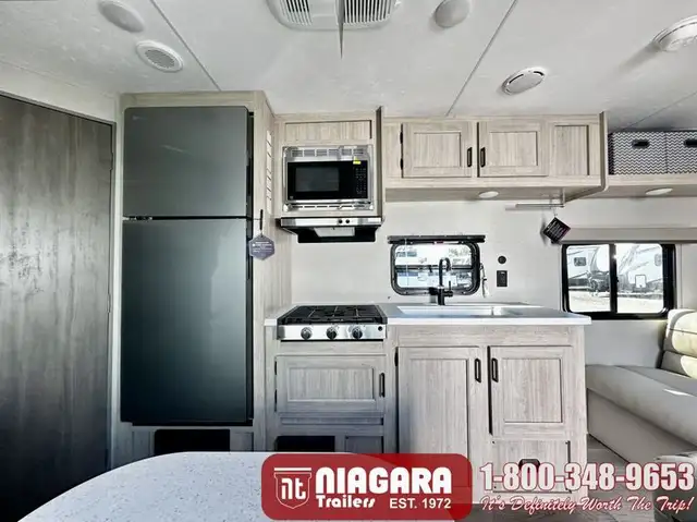2026 COACHMEN CATALINA SUMMIT SERIES 8 261BH Travel Trailer - Photo 12