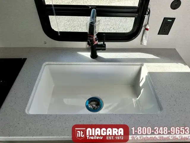 2026 COACHMEN CATALINA SUMMIT SERIES 8 261BH Travel Trailer - Photo 13
