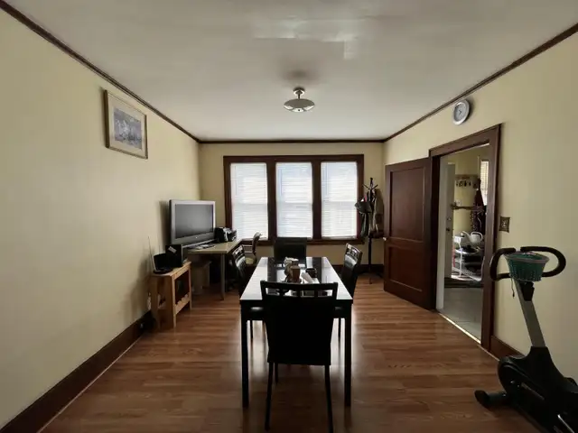 4 Beds Big House for Rent – 69 Shepherd St E, Windsor - Photo 4