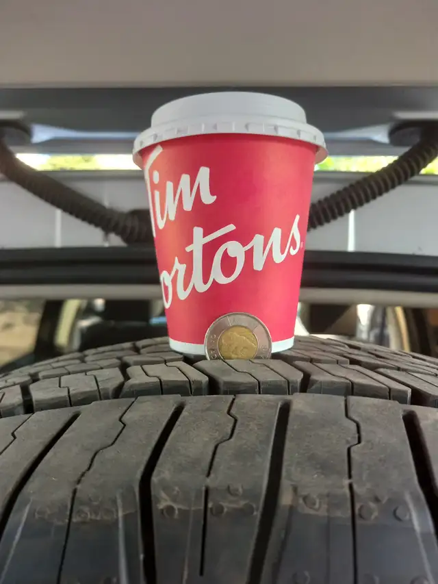 2 tires MICHELIN 265/70/R18 all season. 2 year old Truck tires. - Photo 4