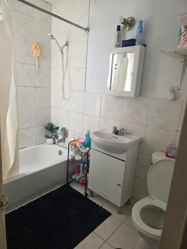 Grand 5½ lumineux à Laval | 3 grandes chambres | Disponible main