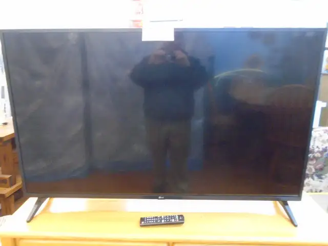 50 inch smart TV with remote