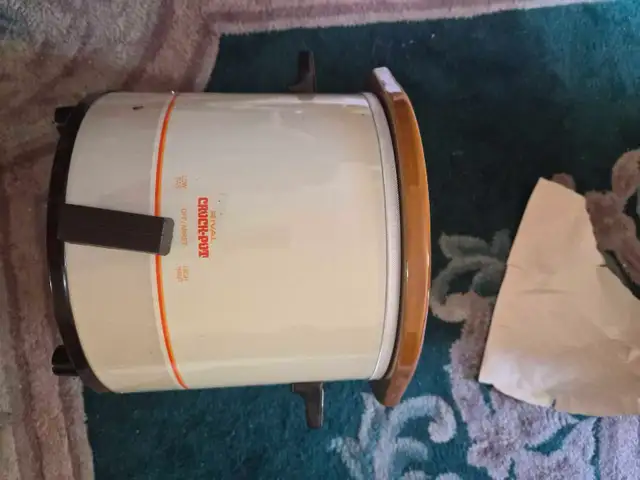 vintage slow cooker
