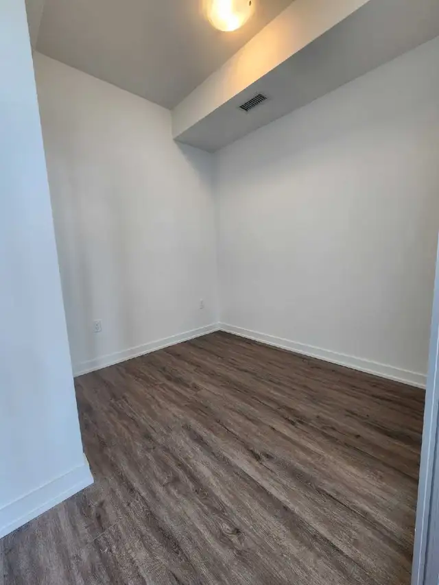 2 Bedroom 2 Wr 5 Quarrington Lane Don Mills/Leslie/eglinton - Photo 6