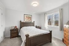 Modern & well-maintained 3bdrm bungalow situated on 2  acres! - Photo 6