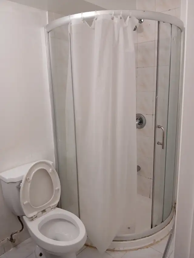 2 Spacious York Village Rooms for rent Available June 1 - Photo 4