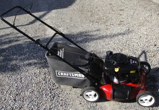 CRAFTSMAN REAR BAG GAS LAWNMOWER