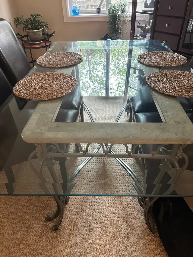 Glass Dinning table and chairs - Photo 2