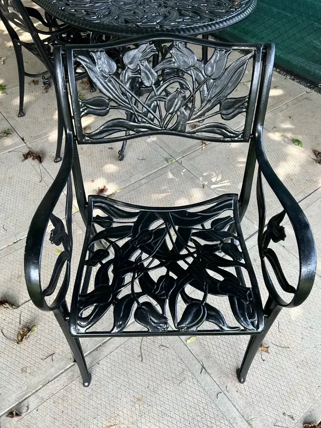 Patio Set - Photo 2