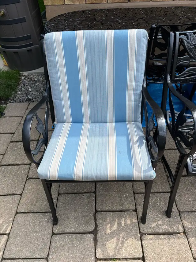Patio Set - Photo 3
