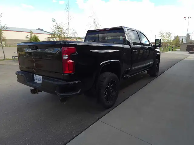 2023 high country duramax - Photo 3