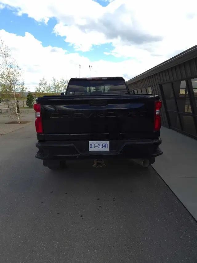2023 high country duramax - Photo 4