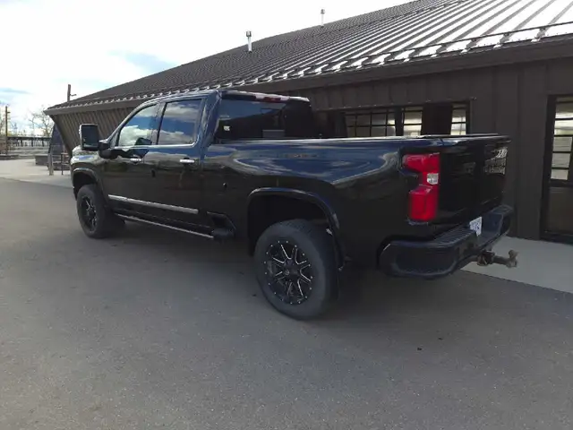 2023 high country duramax - Photo 5