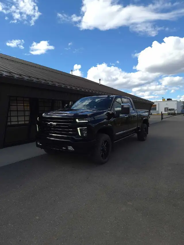 2023 high country duramax - Photo 6