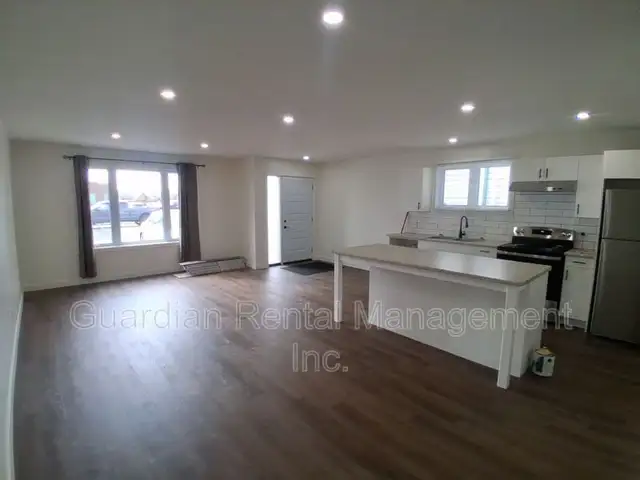 2 Bed, 1 Bath, Semi-Detached Home - 577 Syndicate Ave S- $2200/m