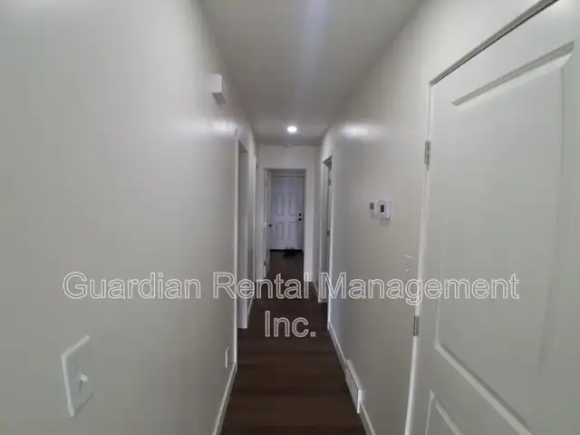 2 Bed, 1 Bath, Semi-Detached Home - 577 Syndicate Ave S- $2200/m - Photo 5