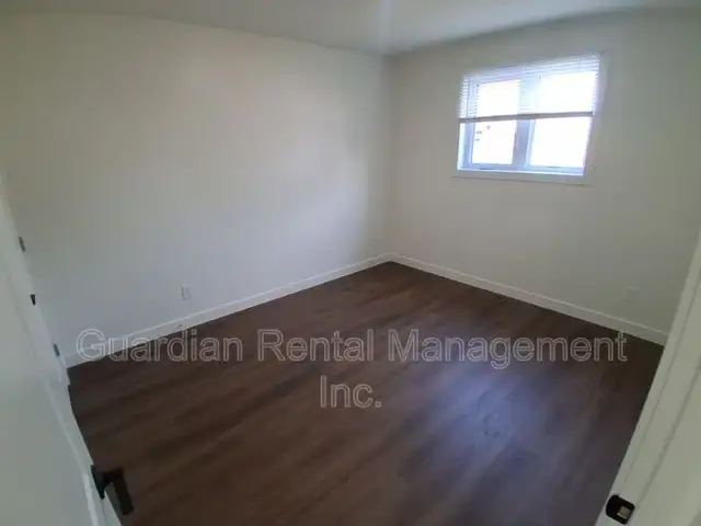 2 Bed, 1 Bath, Semi-Detached Home - 577 Syndicate Ave S- $2200/m - Photo 7