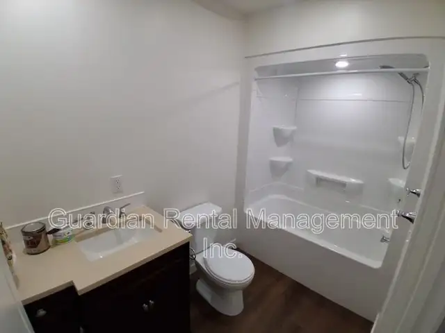 2 Bed, 1 Bath, Semi-Detached Home - 577 Syndicate Ave S- $2200/m - Photo 10