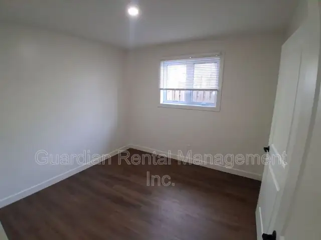 2 Bed, 1 Bath, Semi-Detached Home - 577 Syndicate Ave S- $2200/m - Photo 12